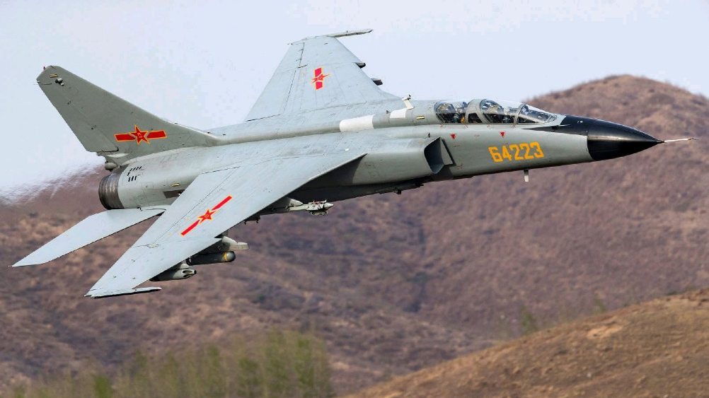 飛豹?dú)灀艮Z炸機(jī)是4050航空潤滑油的主要客戶